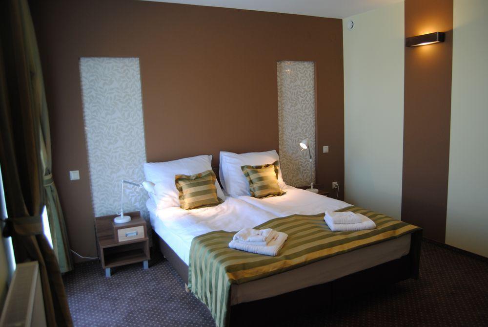Hotel Magnolia Tychy Oda fotoğraf
