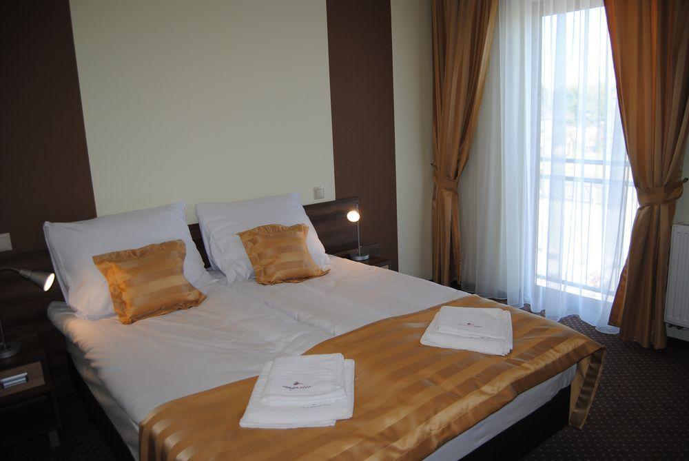 Hotel Magnolia Tychy Oda fotoğraf